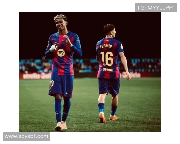 足总杯惊天逆转巴黎圣日耳曼6比2战胜巴萨红牌争议引发全场热议