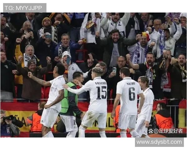 足总杯激战：皇马与拜仁1比1平局神扑引发争议判罚全场沸腾