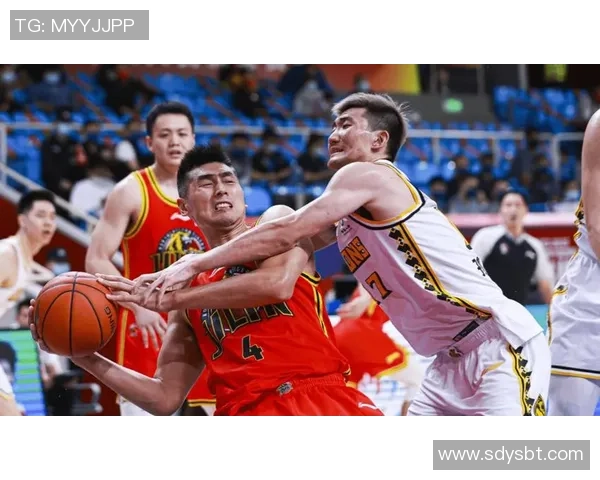 马竞友谊赛大胜AC米兰争议判罚引发全场热议