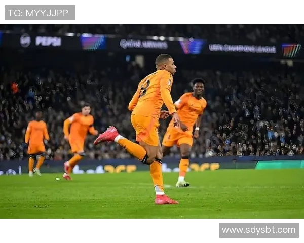 皇马逆转巴黎圣日耳曼的惊心动魄之战神扑引发争议判罚全场沸腾