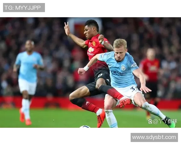 欧联杯焦点战曼联小胜曼城全场沸腾瞬间回顾与分析